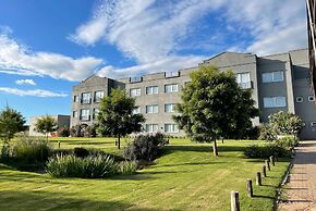 Howard Johnson by Wyndham Funes