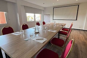 Howard Johnson by Wyndham Funes