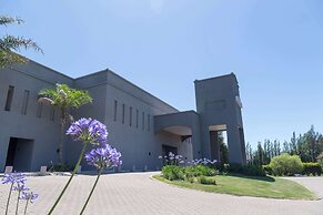 Howard Johnson by Wyndham Funes