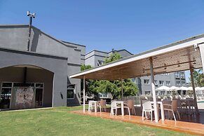 Howard Johnson by Wyndham Funes