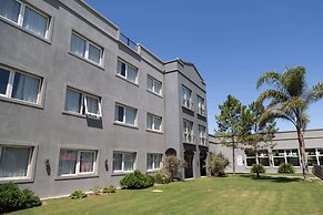 Howard Johnson by Wyndham Funes