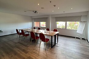 Howard Johnson by Wyndham Funes