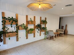 Howard Johnson by Wyndham Funes