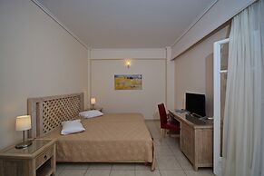 Alonissos Beach Bungalows & Suites Hotel