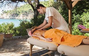 Alonissos Beach Bungalows & Suites Hotel