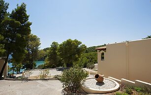 Alonissos Beach Bungalows & Suites Hotel