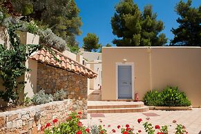 Alonissos Beach Bungalows & Suites Hotel