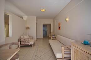 Alonissos Beach Bungalows & Suites Hotel