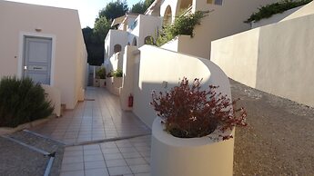 Alonissos Beach Bungalows & Suites Hotel