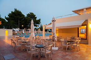 Alonissos Beach Bungalows & Suites Hotel