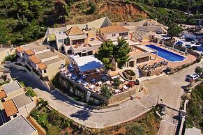 Alonissos Beach Bungalows & Suites Hotel
