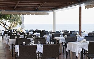 Alonissos Beach Bungalows & Suites Hotel