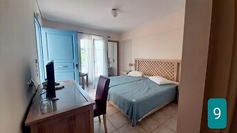 Alonissos Beach Bungalows & Suites Hotel
