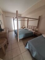 Alonissos Beach Bungalows & Suites Hotel