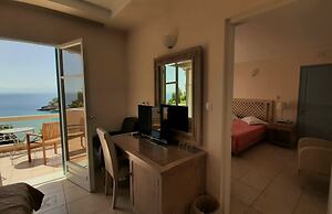 Alonissos Beach Bungalows & Suites Hotel