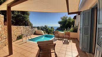 Alonissos Beach Bungalows & Suites Hotel