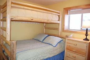 Creekview Court by Apex Accommodations