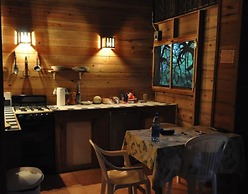 Roatan Bed & Breakfast Apartments