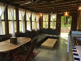 Roatan Bed & Breakfast Apartments