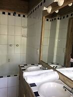 Roatan Bed & Breakfast Apartments