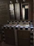 Roatan Bed & Breakfast Apartments