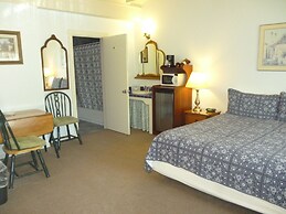 Harbor Inn