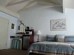 Harbor Inn