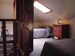 Harbor Inn