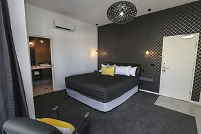 Indulge Apartments CBD