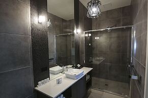 Indulge Apartments CBD