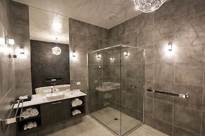 Indulge Apartments CBD