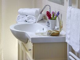Xenia Residence & Suites