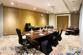 The Idle Hotel and Residence