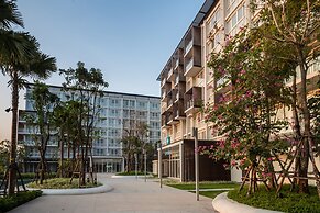 The Idle Hotel and Residence