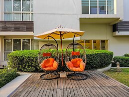 The Idle Hotel and Residence