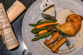 The Idle Hotel and Residence