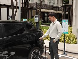 The Idle Hotel and Residence