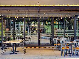 The Idle Hotel and Residence