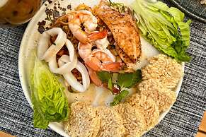 The Idle Hotel and Residence