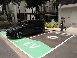 The Idle Hotel and Residence