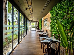 The Idle Hotel and Residence