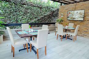 Heri Heights Hotel Apartments, SureStay Collection by BW