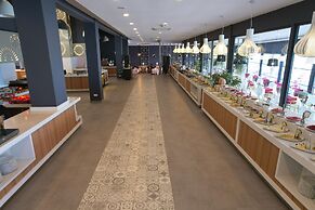 Flora Garden Beach Club - All inclusive