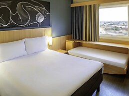 Ibis Imperatriz