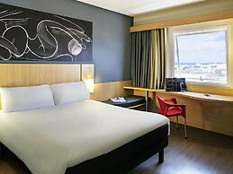 Ibis Imperatriz