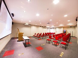 Ibis Imperatriz