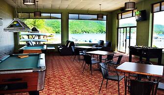 Scotty's Lakeside Resort