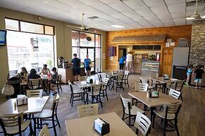 Scotty's Lakeside Resort