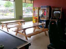 Scotty's Lakeside Resort