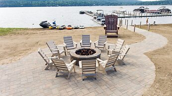 Scotty's Lakeside Resort